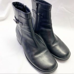 Clark’s BlackLeather  Buckled Detail Boot